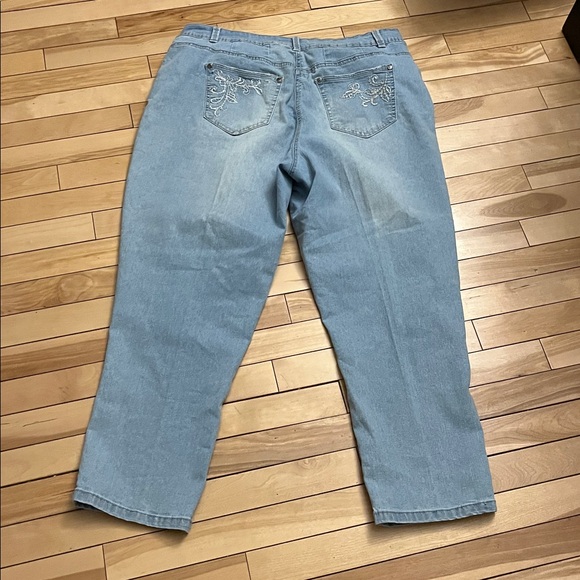 😍SHOW SPECIAL - DC Light Wash Jeans Embellished Crystal Embroidery Pockets - Picture 4 of 9